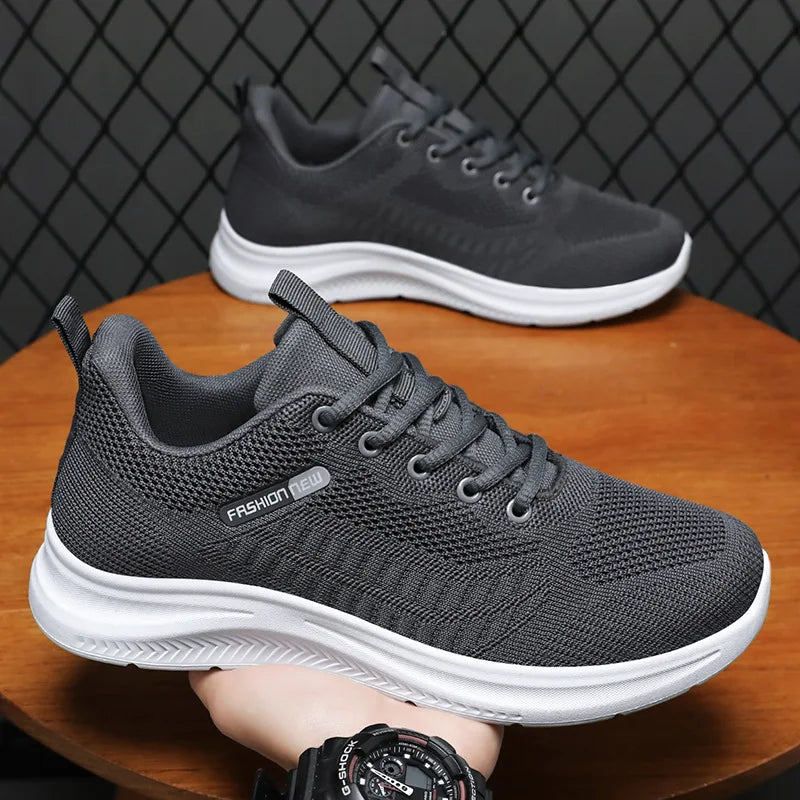 New men's sports shoes for walking