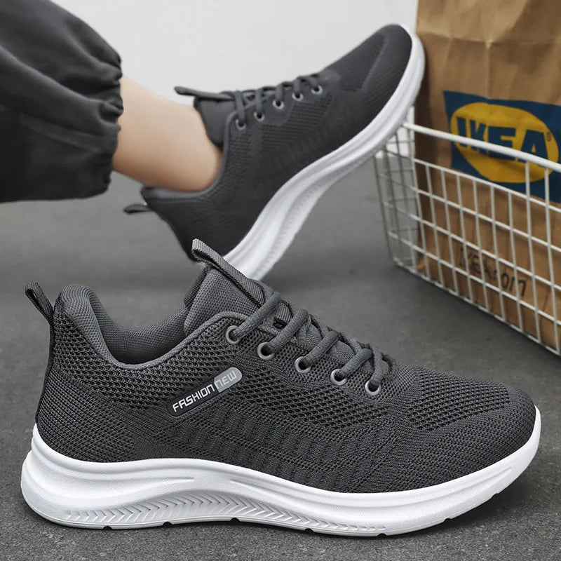 New men's sports shoes for walking